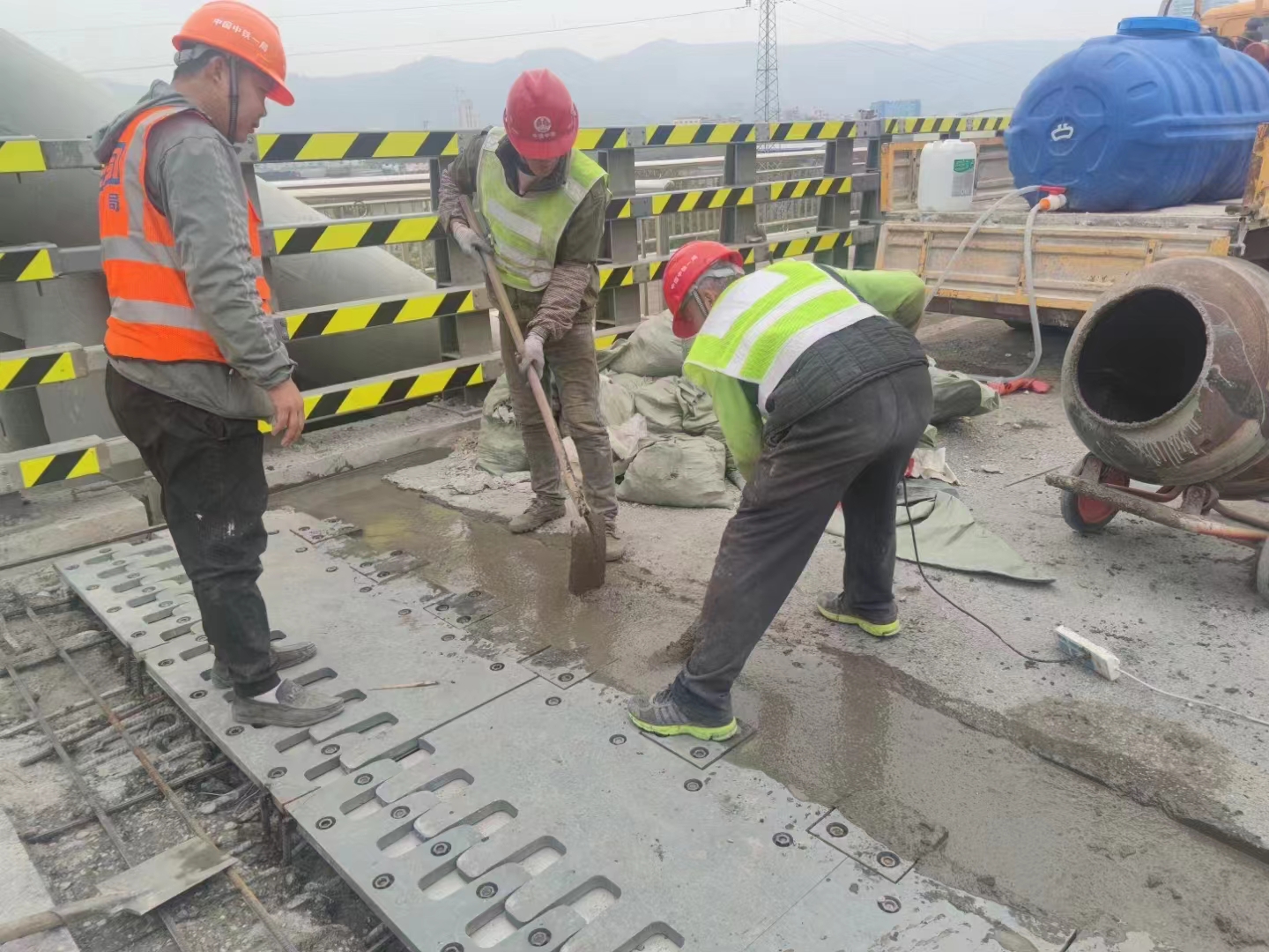 喀什桥梁道路伸缩缝起到什么作用